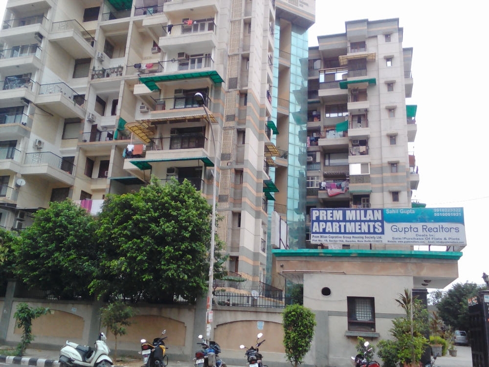 4 bhk flat for sale in Prem milan Apartment